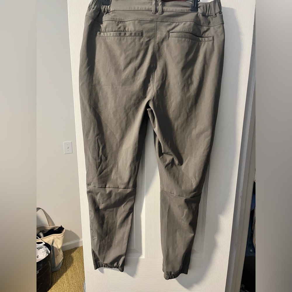Cuts AO Jogger